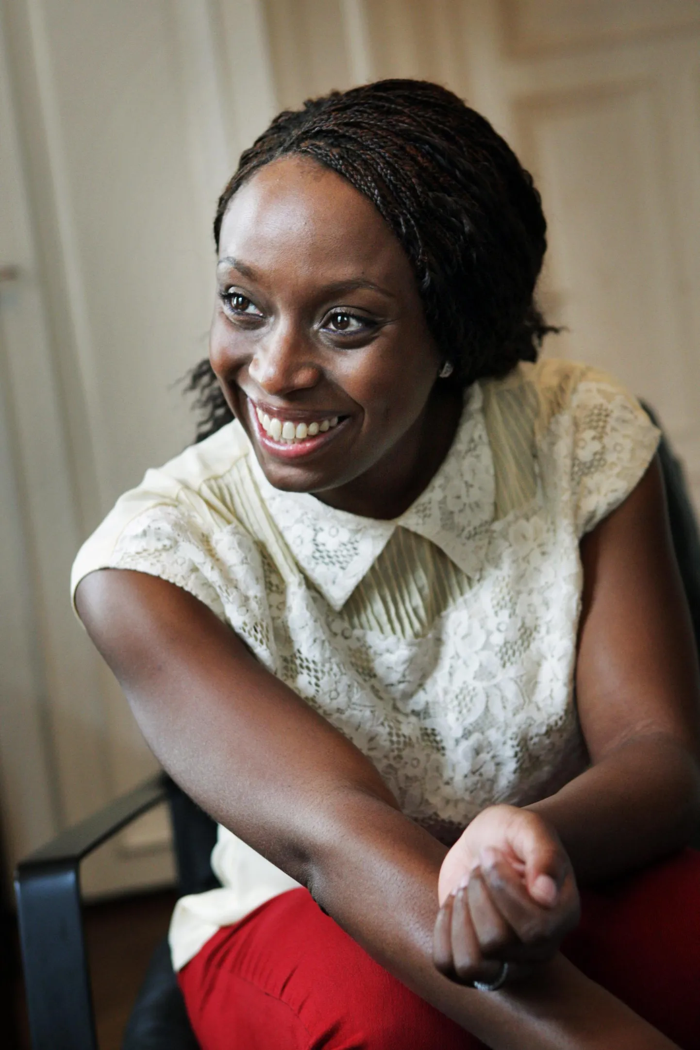 Nigeeria kirjanik Chimamanda Ngozi Adichie kujutab oma romaanis pöördelist momenti Aafrika lähiajaloos – Biafra vabariigi iseseisvuspüüdlusi 1960. aastate Nigeerias ja võigast vägivalda, mis sellele järgnes.
