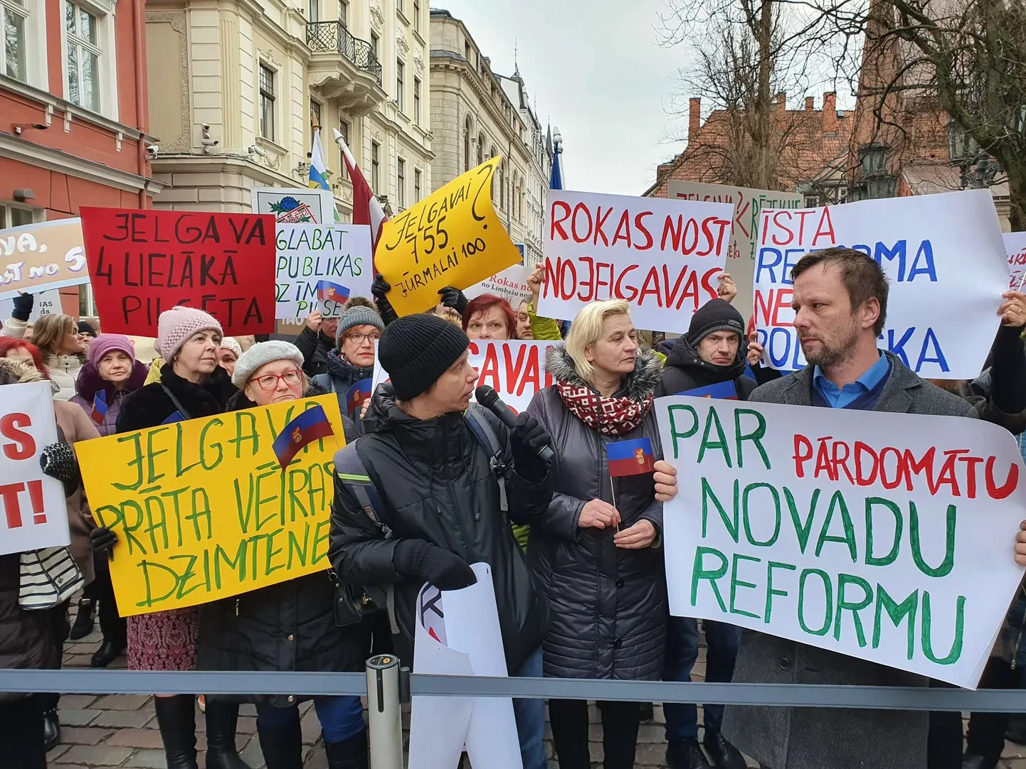 Акция протеста у здания Сейма