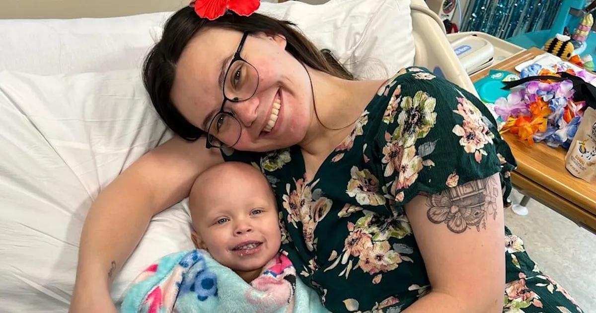 VÄIKE SÕBER ⟩ Taylor Swift annetas vähiga võitlevale tüdrukutirtsule suure summa