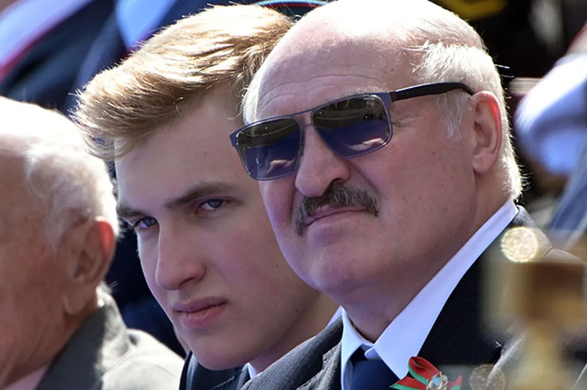 Александр Лукашенко и его сын Николай