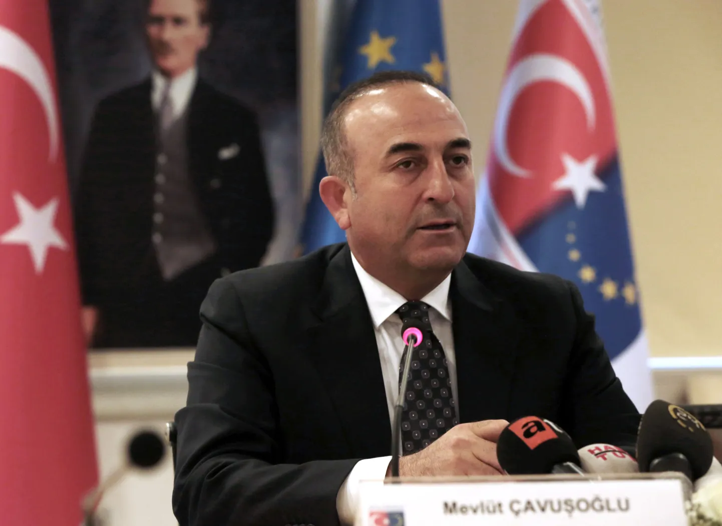 Mevlüt Çavuşoğlu.