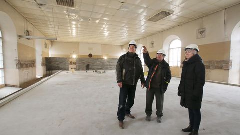 Ehitajad lõpetavad kirikus esimest korrust