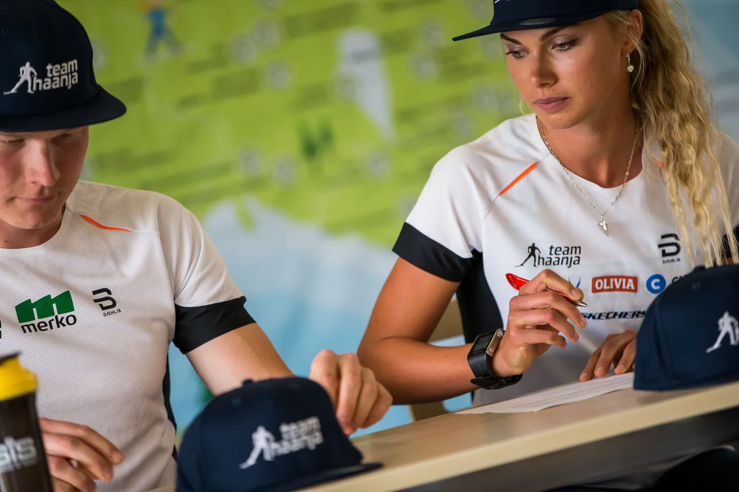 Karel Tammjärv ja Saskia Alusalu Team Haanja 2017. aasta pressikonverentsil.