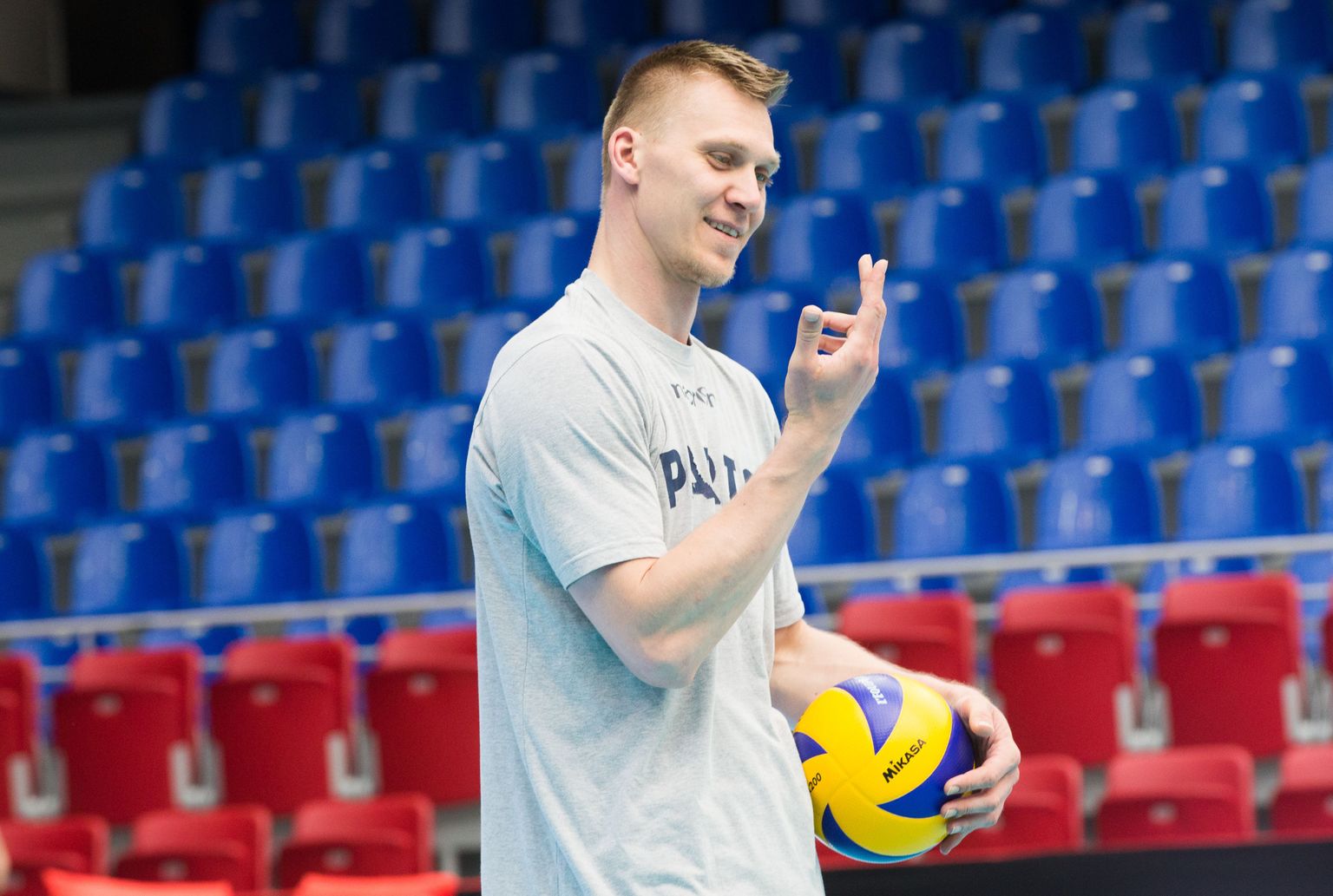 Ardo Kreek Pariisi Volley trennis.