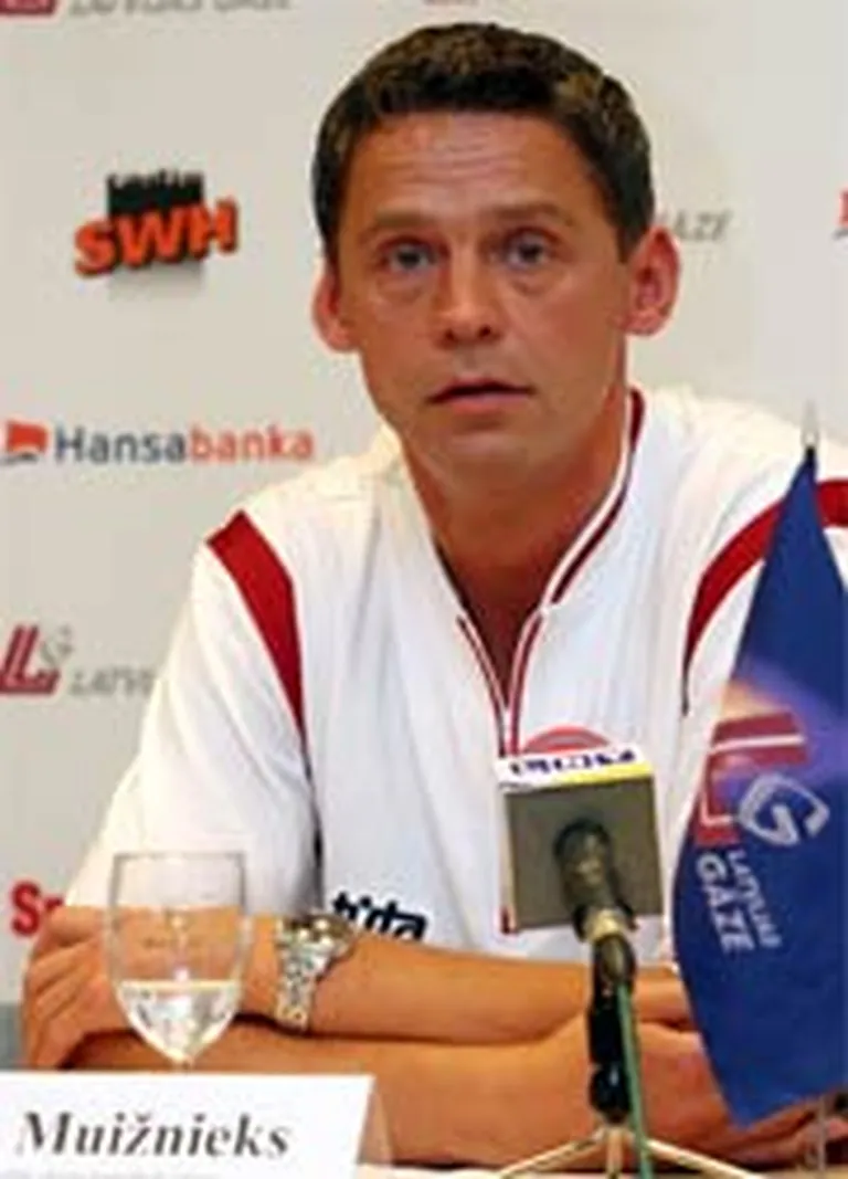 2005. gada 9. septembris, OSC Rīga. Latvijas izlases galvenais treneris Kārlis Muižnieks paziņo izlases sastāvu... 