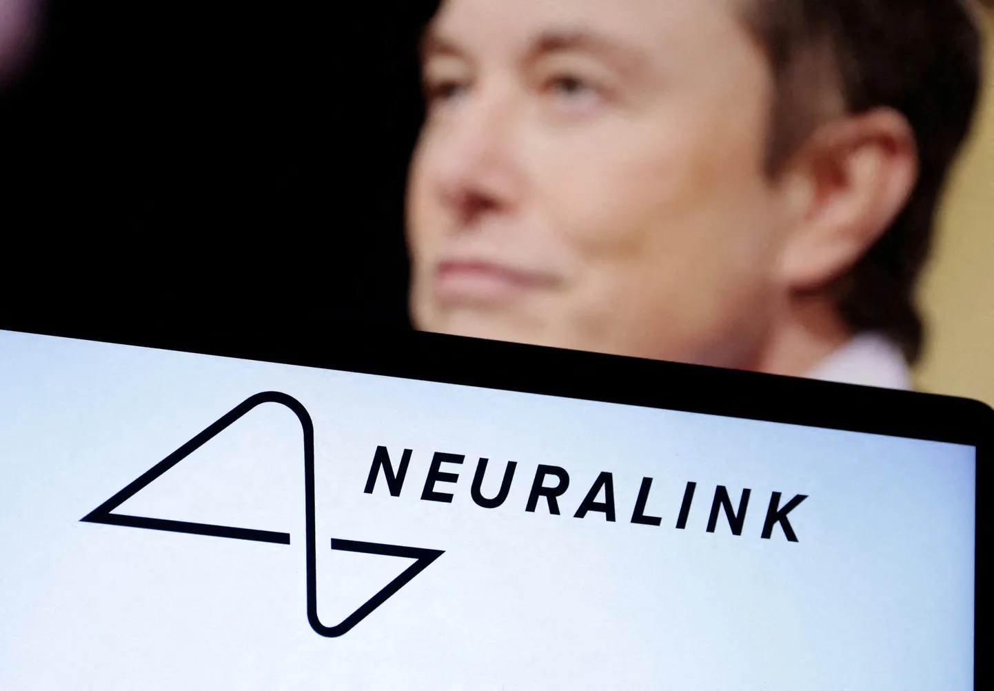 Компания Илона Маска Neuralink
