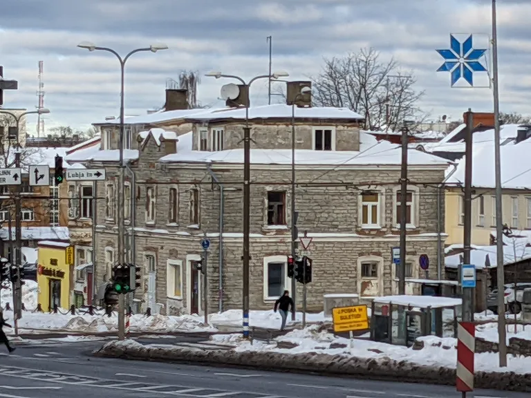 Pixel 5 kaameraga suumides kaotab pildi kvaliteedis märgatavalt.