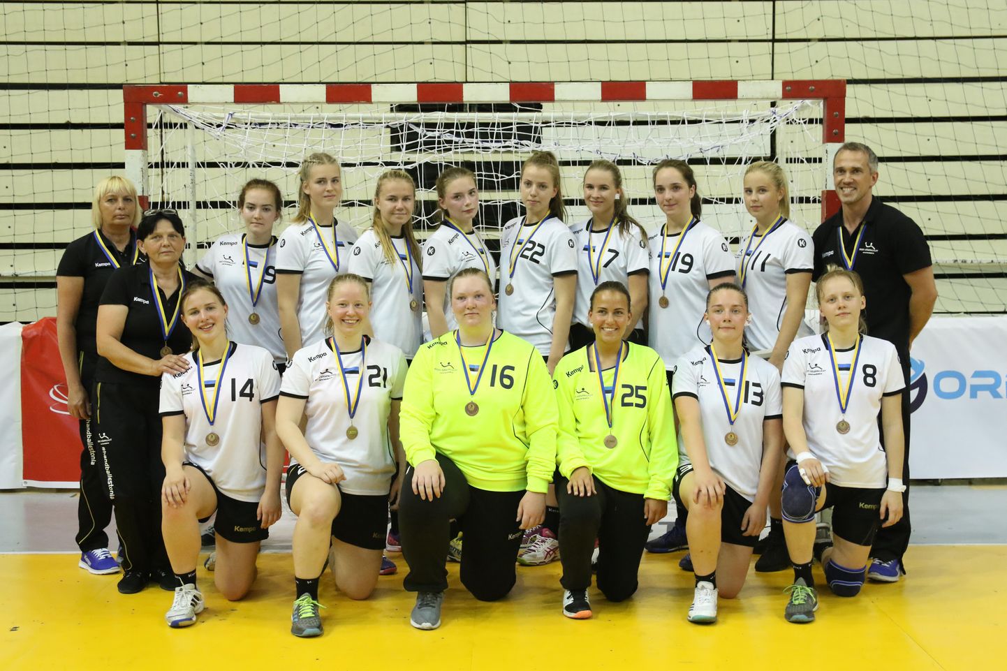 Eesti kuni 18-aastaste neidude koondis Bosnia turniiri 4. koha medalitega.