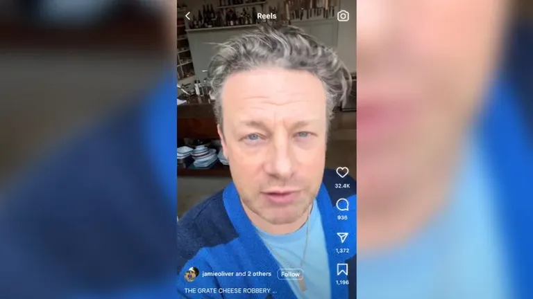 Скриншот из видео, опубликованного Оливером.