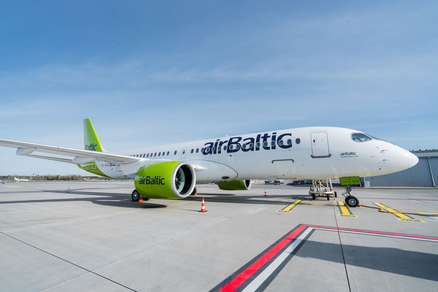 Самолет airBaltic