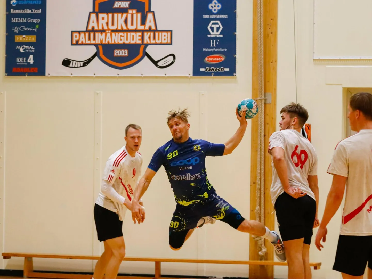 Pühapäevases karikasarja veerandfinaali esimeses kohtumises Mistra vastu viskas Viljandi HC eest enim, üheksa väravat, Ott Varik.