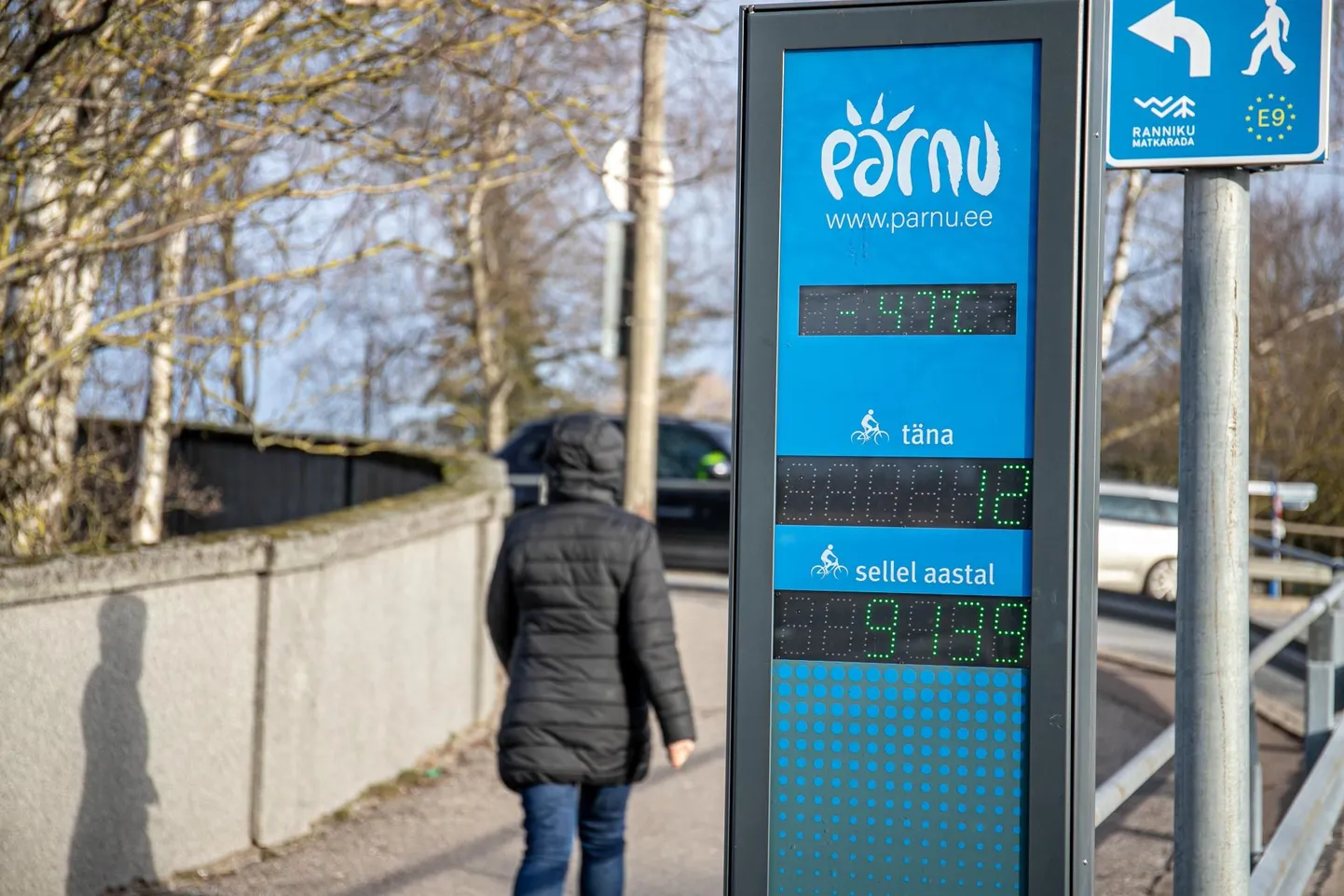 Kergliiklejate loenduri temperatuurimõõdik näitab aiateibaid.