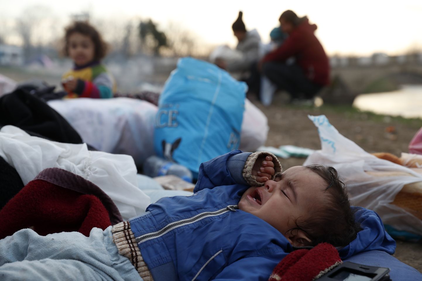 Kreeka ja Bulgaaria piiri lähedal asuvasse Türgi piirilinna Edirne'i on kogunenud tuhanded Euroopasse jõuda lootvad migrandid, nendes seas on sajad lapsed.