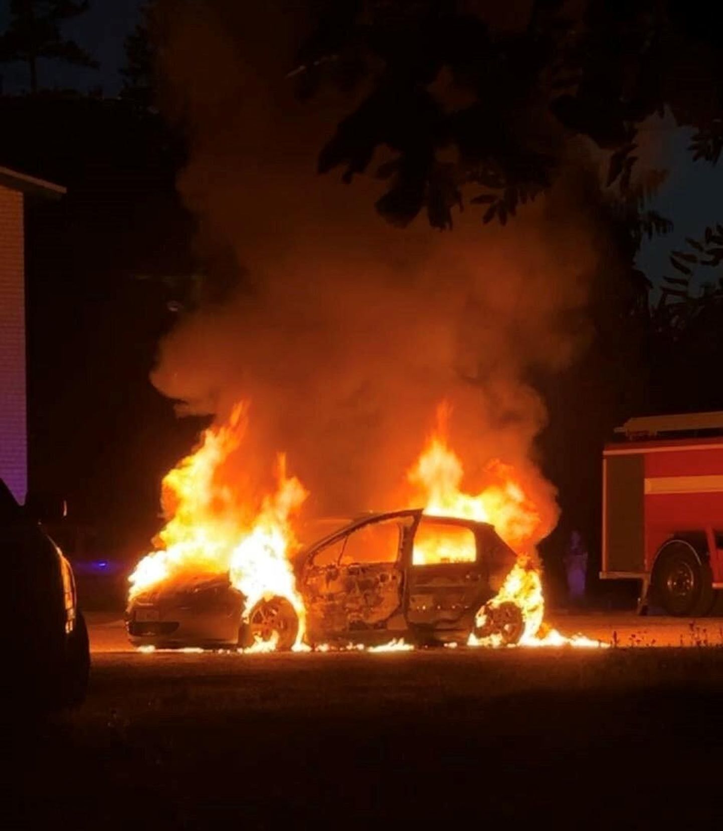 Sõiduauto põleng Võsupere külas.