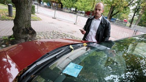 Opositsioon tahab vähendada tasuta parkimise privileege