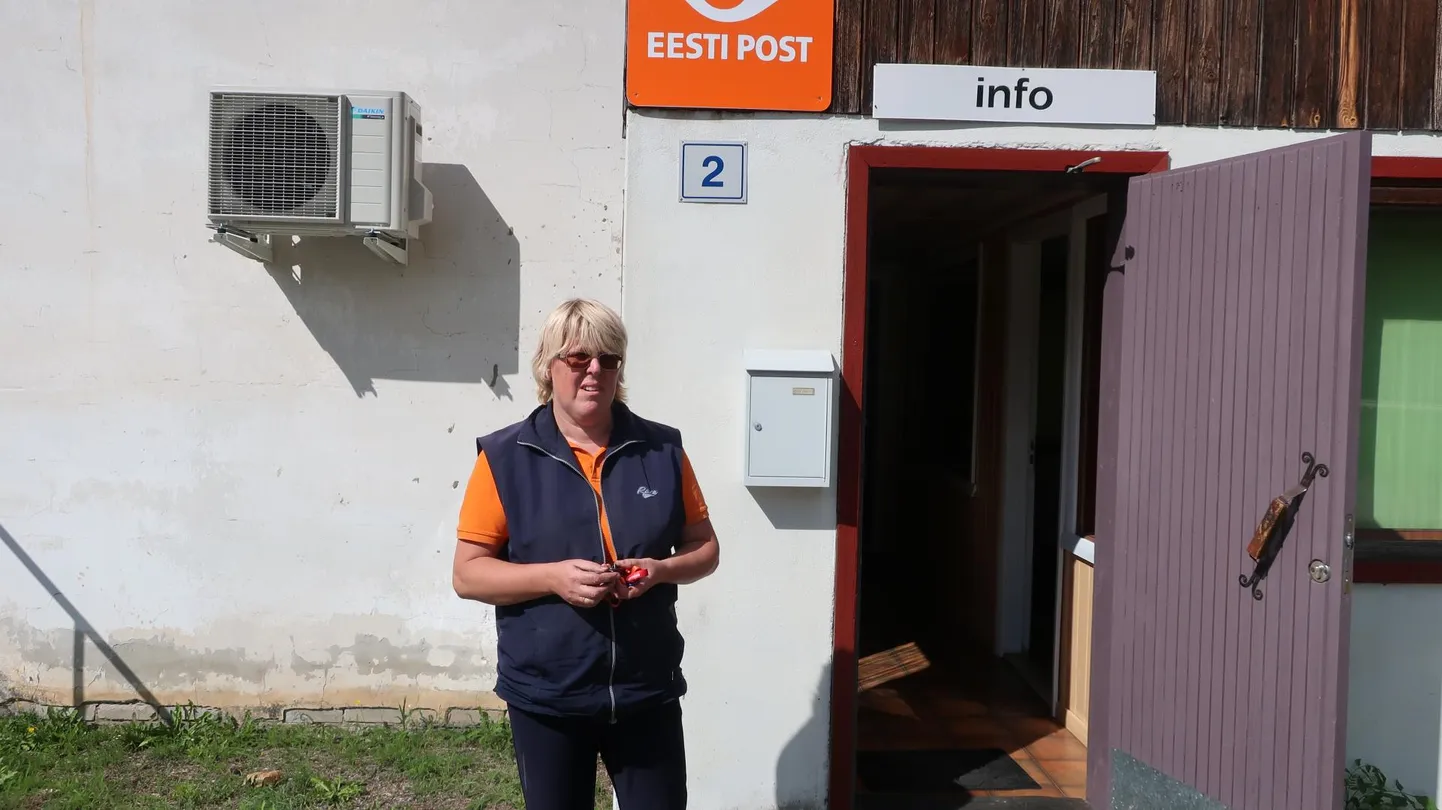 Postiljon Anne Kübardi arvates on räpinlastel, kellel autot ei ole, Rahumäel tülikas käia.
Mati Määrits