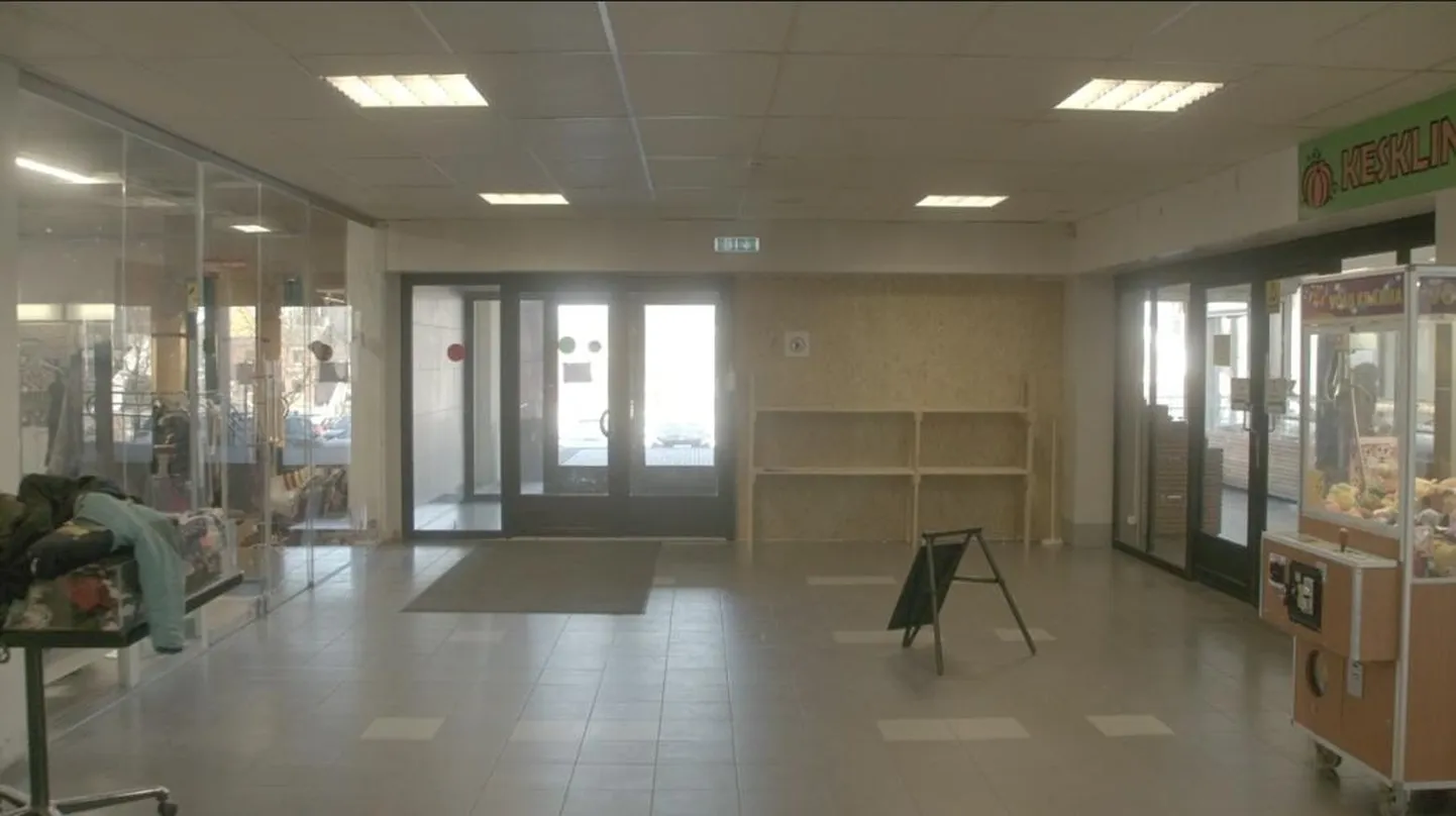 Veel on Tsentrumis mõni pood.