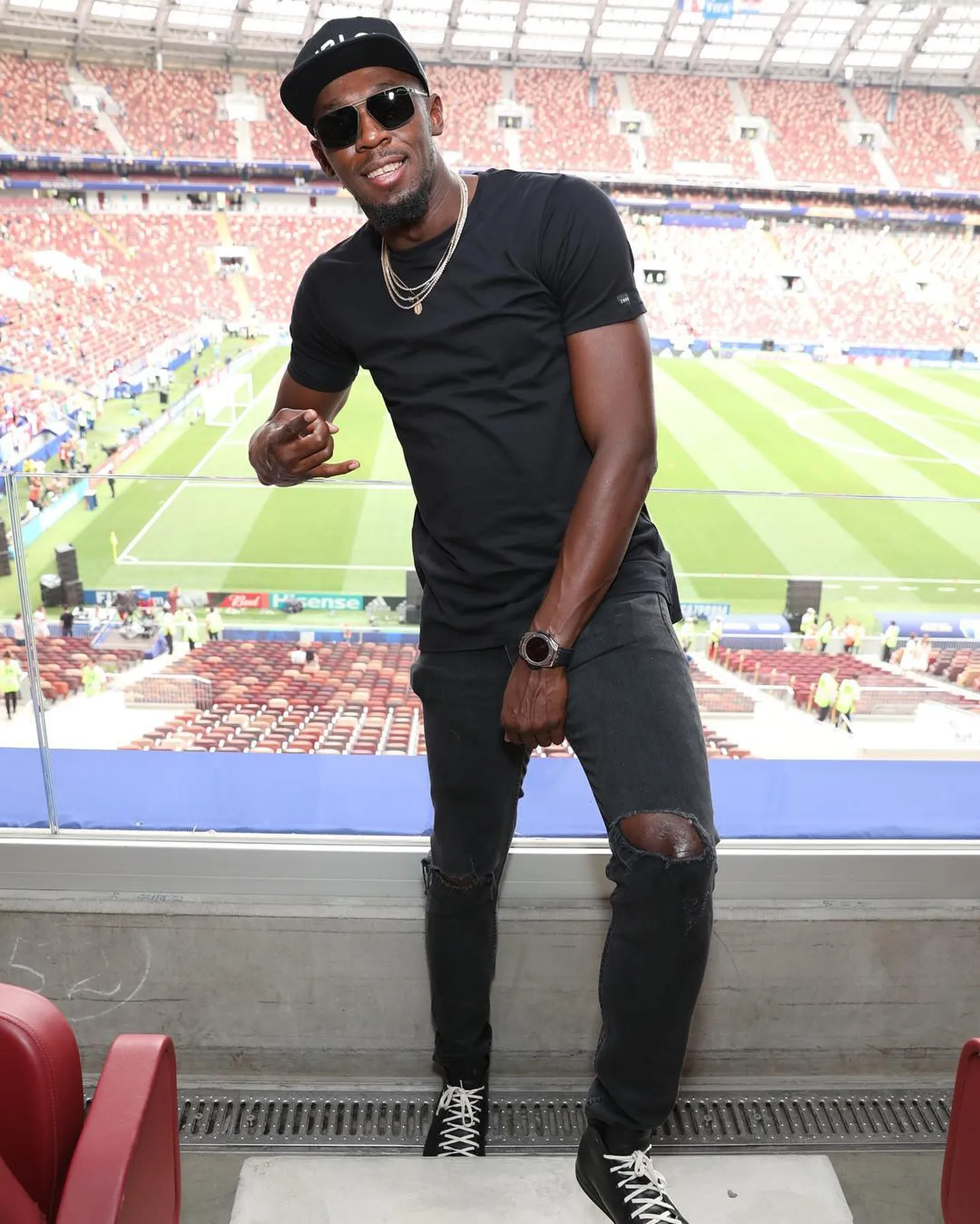 Usain Bolt jalgpalli MMi finaali vaatamas
