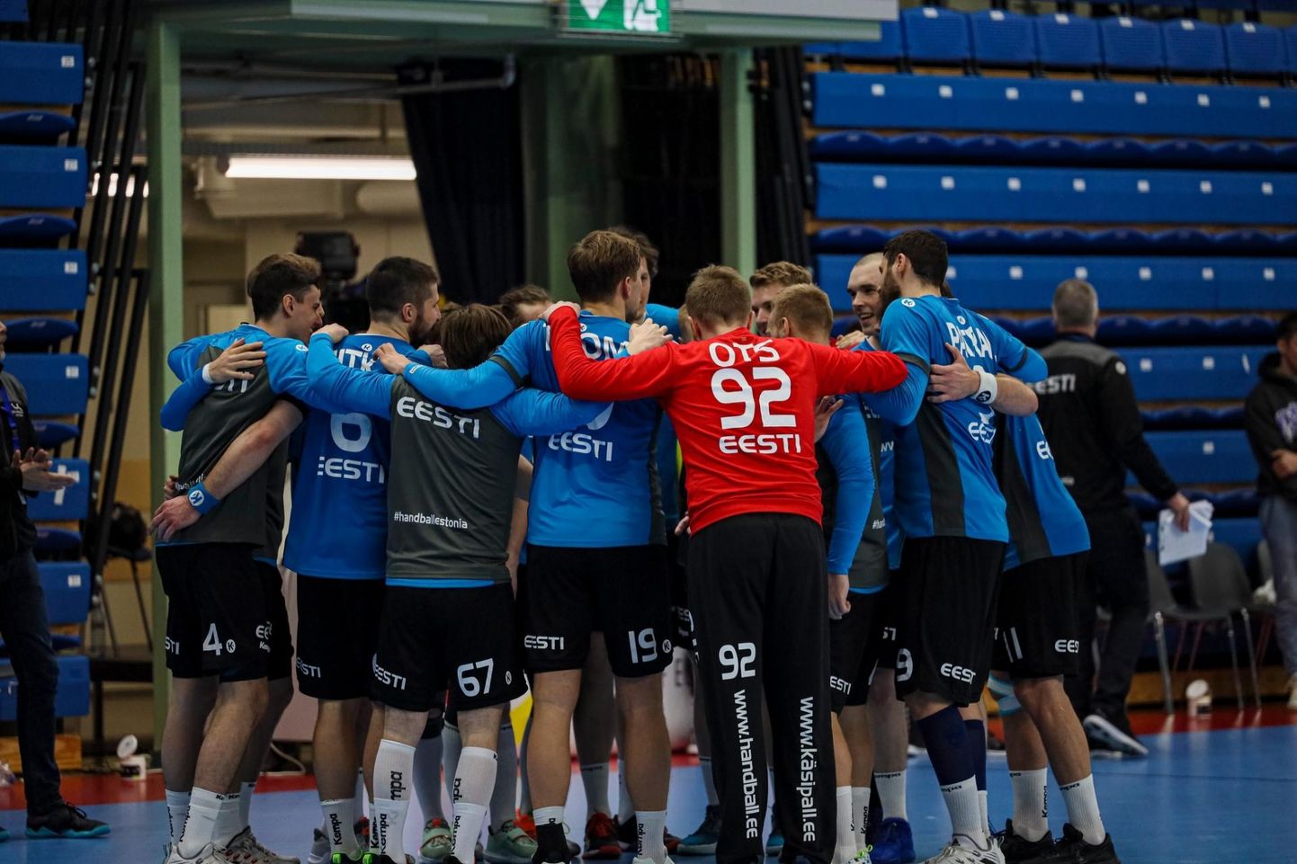 Eesti käsipallikoondis, kelle koosseis ja treenerite pink on uuenenud, koguneb järgmise nädala alguses treeninglaagrisse, et valmistuda mängudeks Läti vastu.