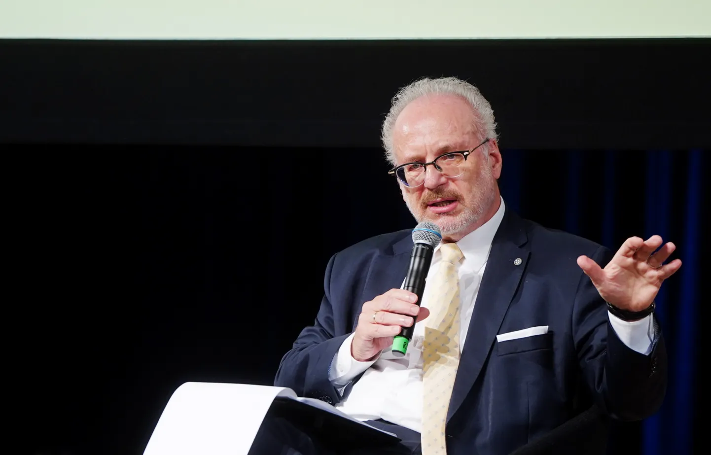 Latvijas Valsts eksprezidents, īpašais pārstāvis starptautisko tiesību un valsts atbildības jautājumos Egils Levits piedalās starptautiskā konferencē "Krievijas karš pret bērniem" ("Russia’s War on Children"), kas pulcē juristus, žurnālistus, cilvēktiesību aizstāvju nevalstisko organizāciju pārstāvjus, diplomātus un citus cilvēktiesību, ārvalstu tiesību un kara noziegumu ekspertus, lai diskutētu par iespējām Ukrainai atgūt nolaupītos bērnus.