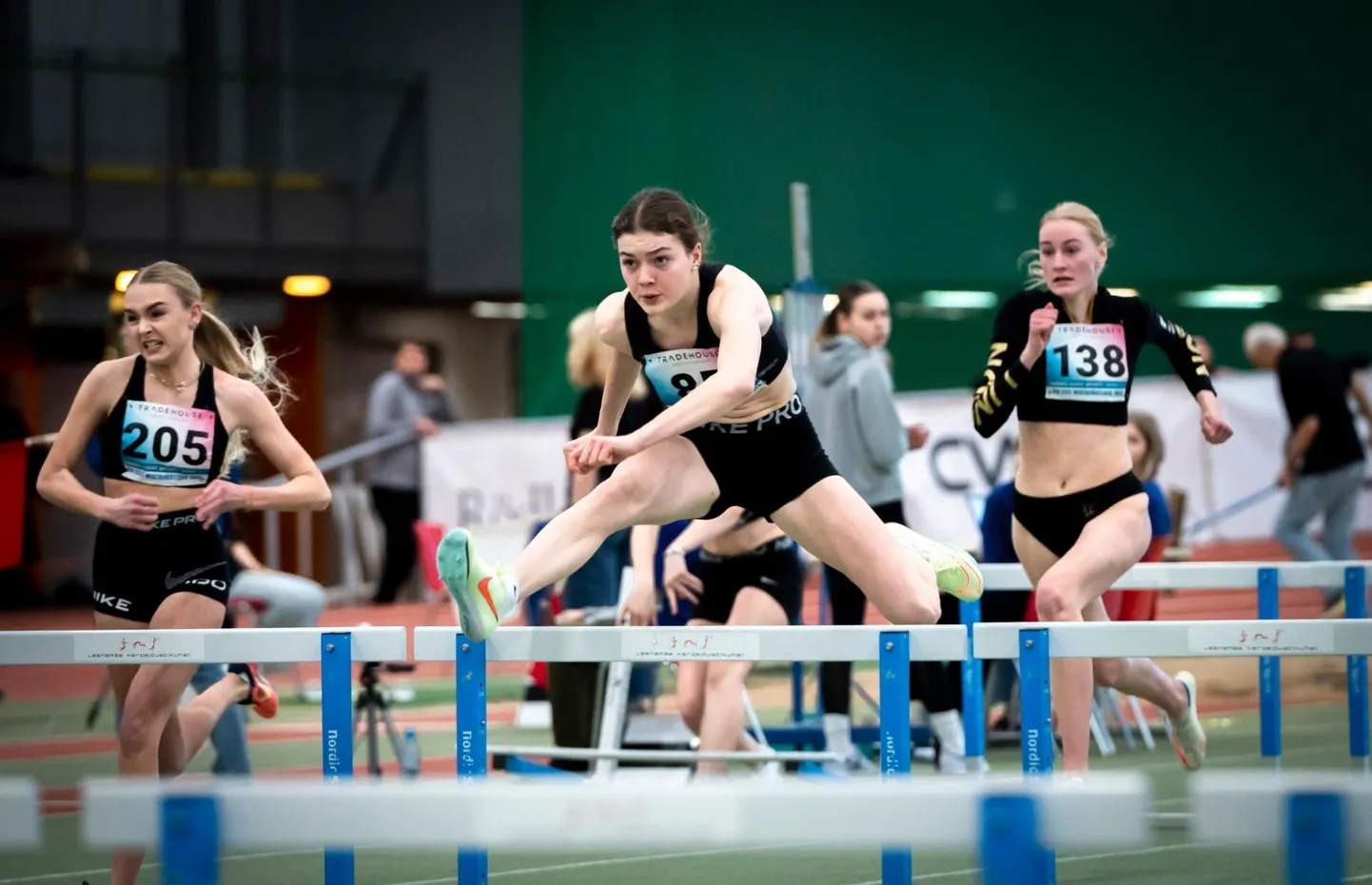 Viola Hambidge’i (esiplaanil) medalikogu täienes nelja kulla võrra.