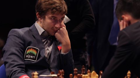 Vastuoluline male suurmeister sõimas Carlsenit fašistiks