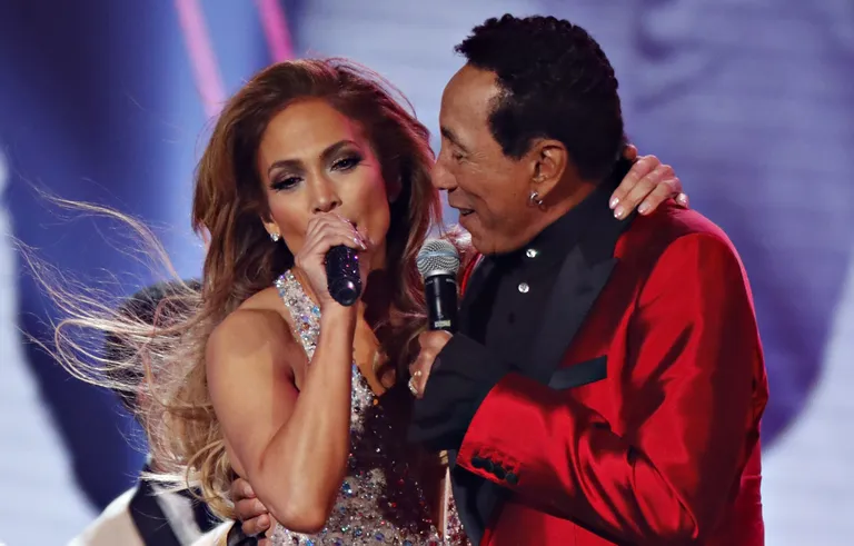 Lauljanna Jennifer Lopez ja Smokey Robinson, 2019.