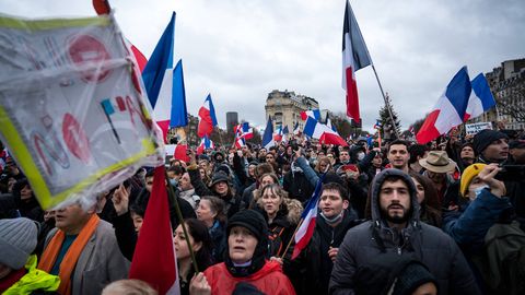 Prantsusmaal avaldas 100 000 inimest meelt koroonanõuete vastu
