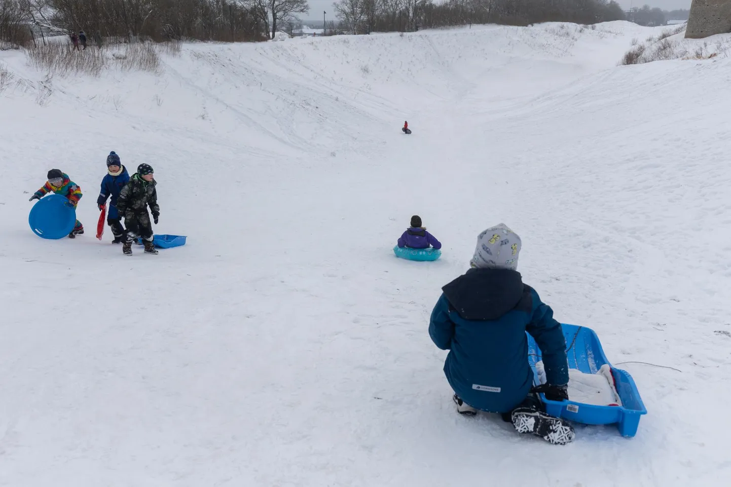 Linnusepoolne kelgunõlv Vallimäel on nüüd ka pimedal ajal kasutatav.