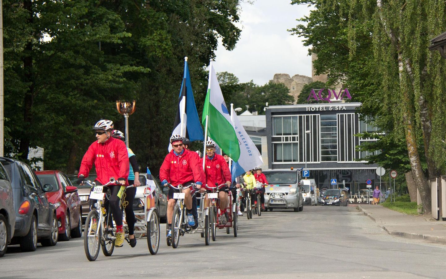 Kui viie aasta eest jõudis laulupeotuli Rakvere kesklinna jalgratturite abiga, siis tänavu läbib tuletõrvik linna jooksjate kätes.