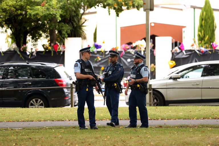 Uus-Meremaa politsei valvamas Christchurchi Al Noori mošee juures, kus 15. märtsil leidis aset tulistamine