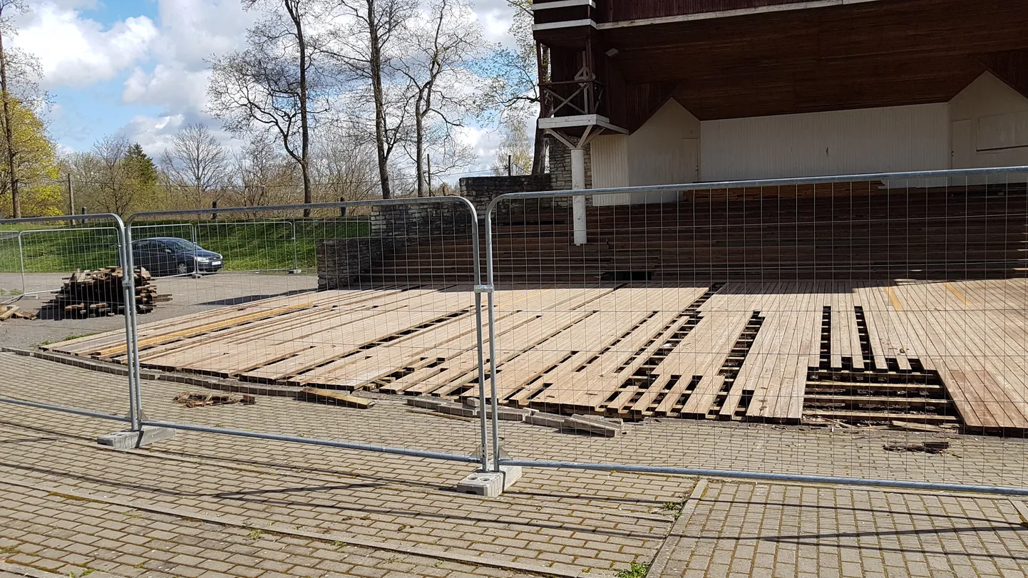 Paide Vallimäe tantsupõrand läks remonti.