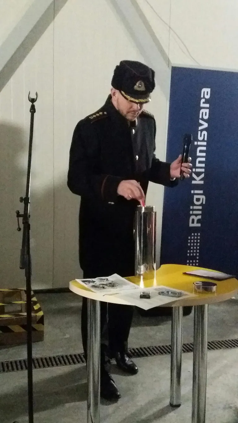 Kihnu päästekeskuse nurgakivi panek.
