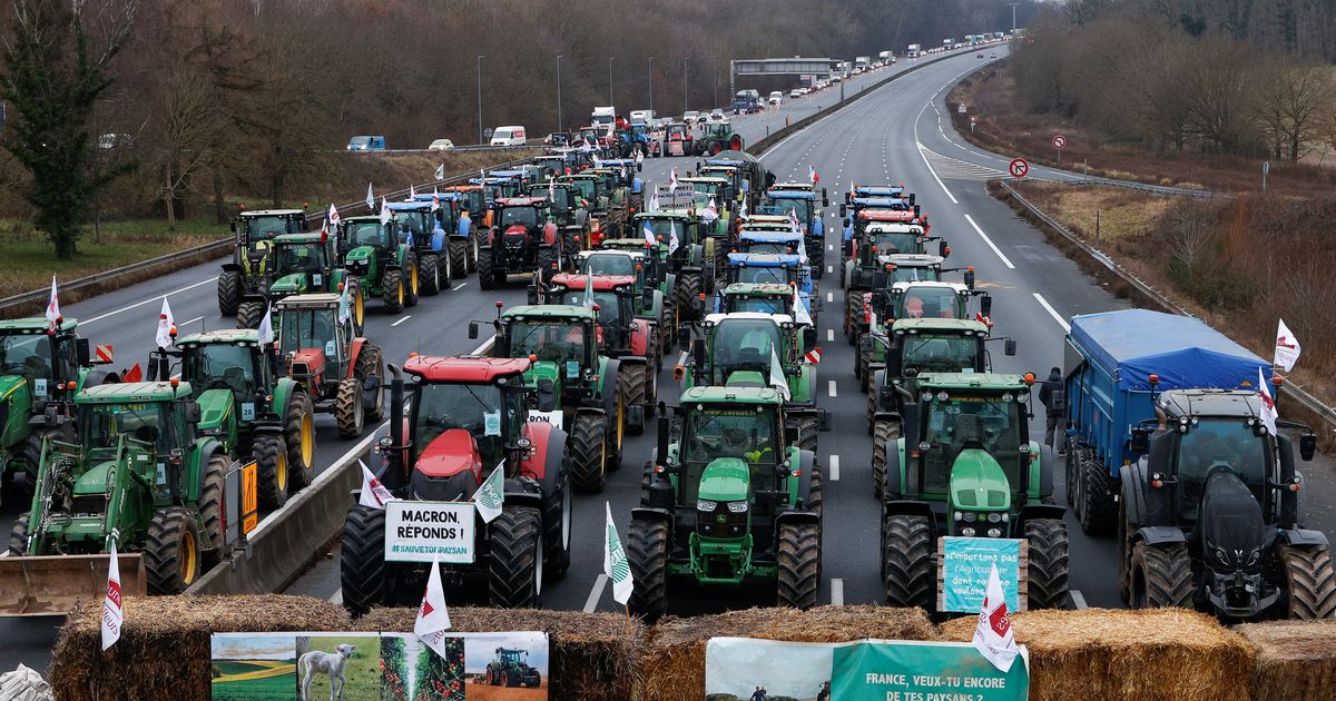 Prantsuse põllumehed jätkavad Pariisi ümbruse kiirteede blokeerimist