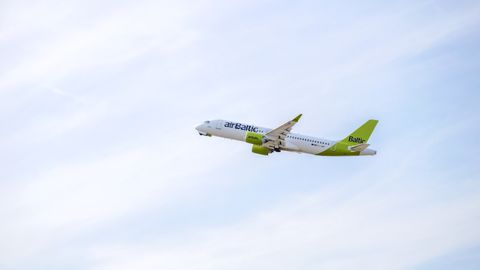 Latvijska vlada odobrila 14 milijonov evrov naložbe v AirBaltic pred morebitno IPO