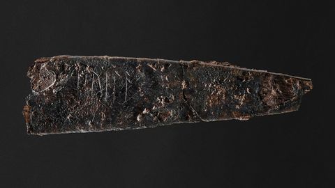 VIDEO ⟩ Taani vanim ruunikiri leiti 2000-aastaselt noalt