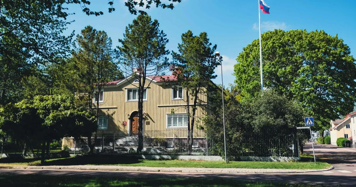 AGO RAUDSEPP Me ei taha ju Nursipallu Venemaa konsulaati, või tahame?