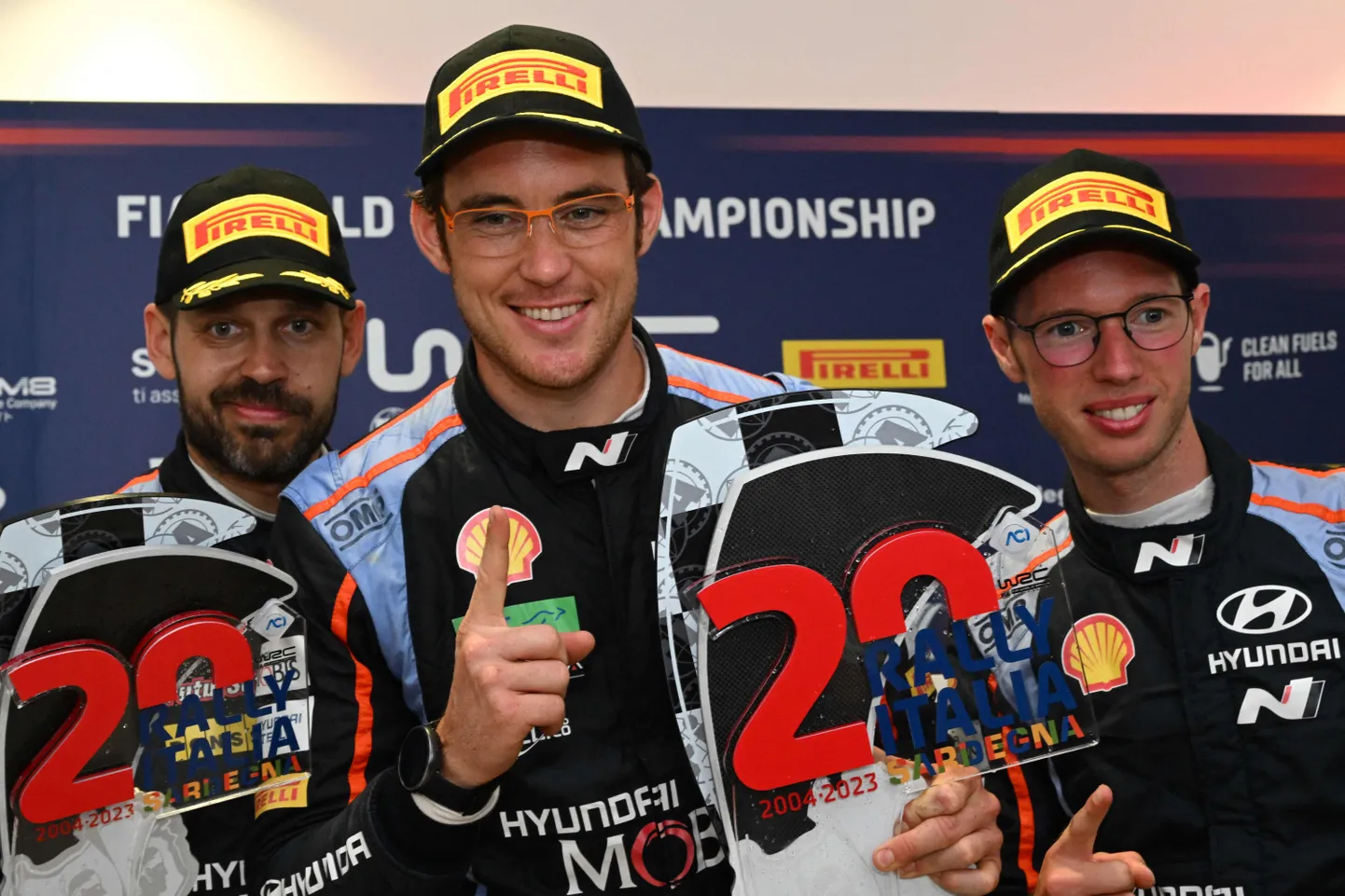 Thierry Neuville (keskel).