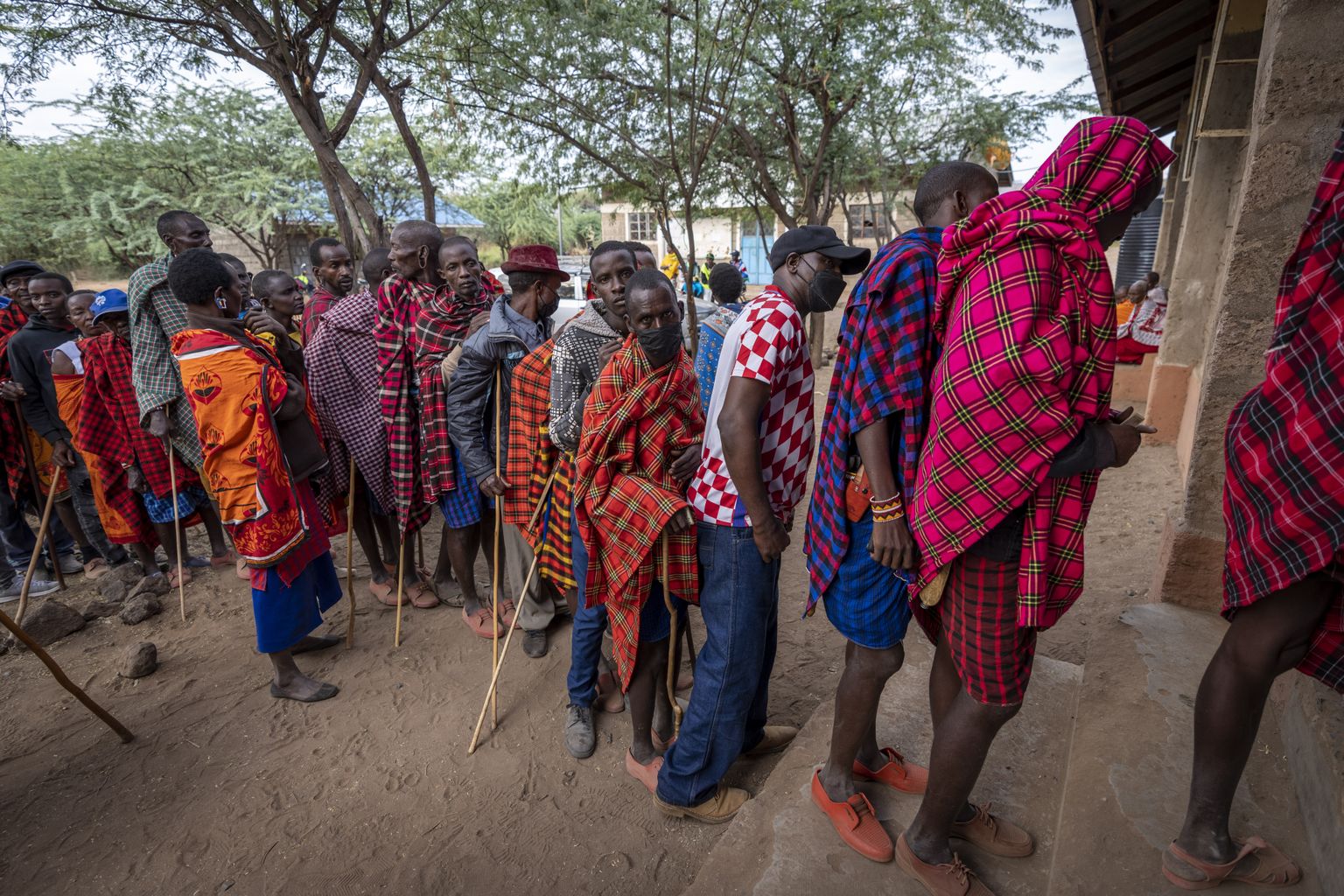 Maasai rahvas ootab järjekorras, et anda oma hääl Keenia valimistel.
