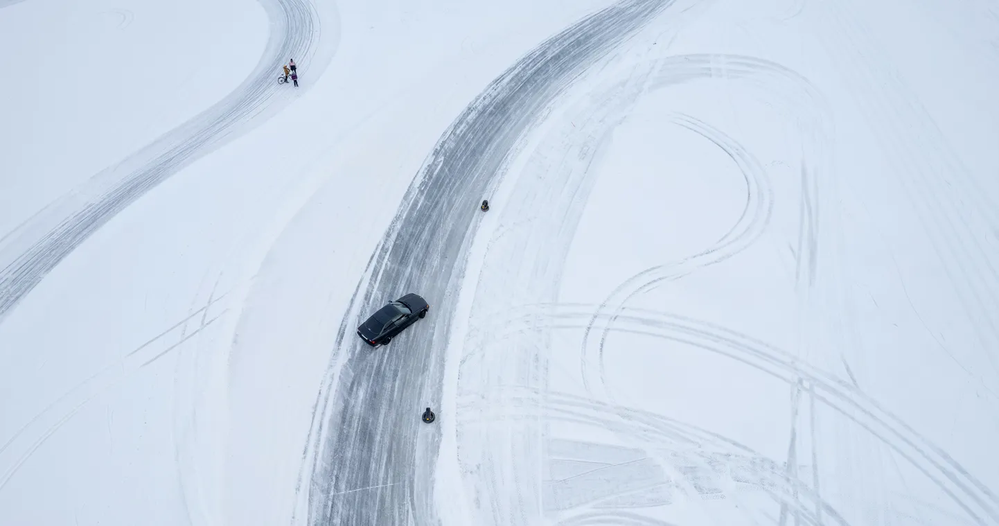 Talvine autosõit. Pilt on illustratiivne.