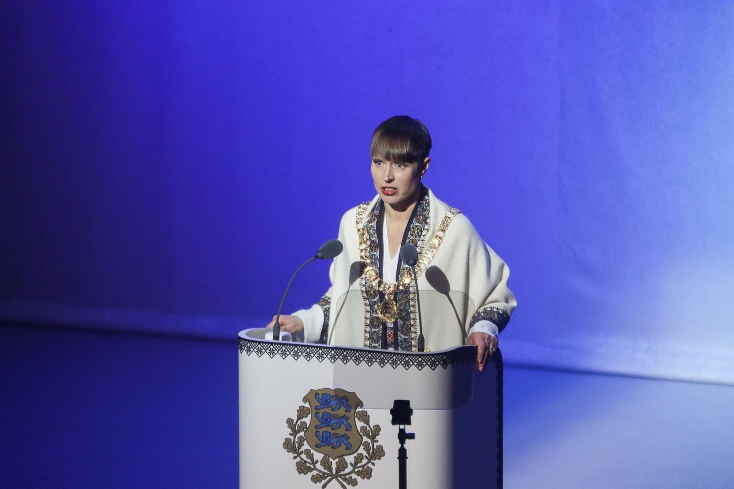 Kersti Kaljulaid Ugalas aastapäeva kõnet pidamas.
