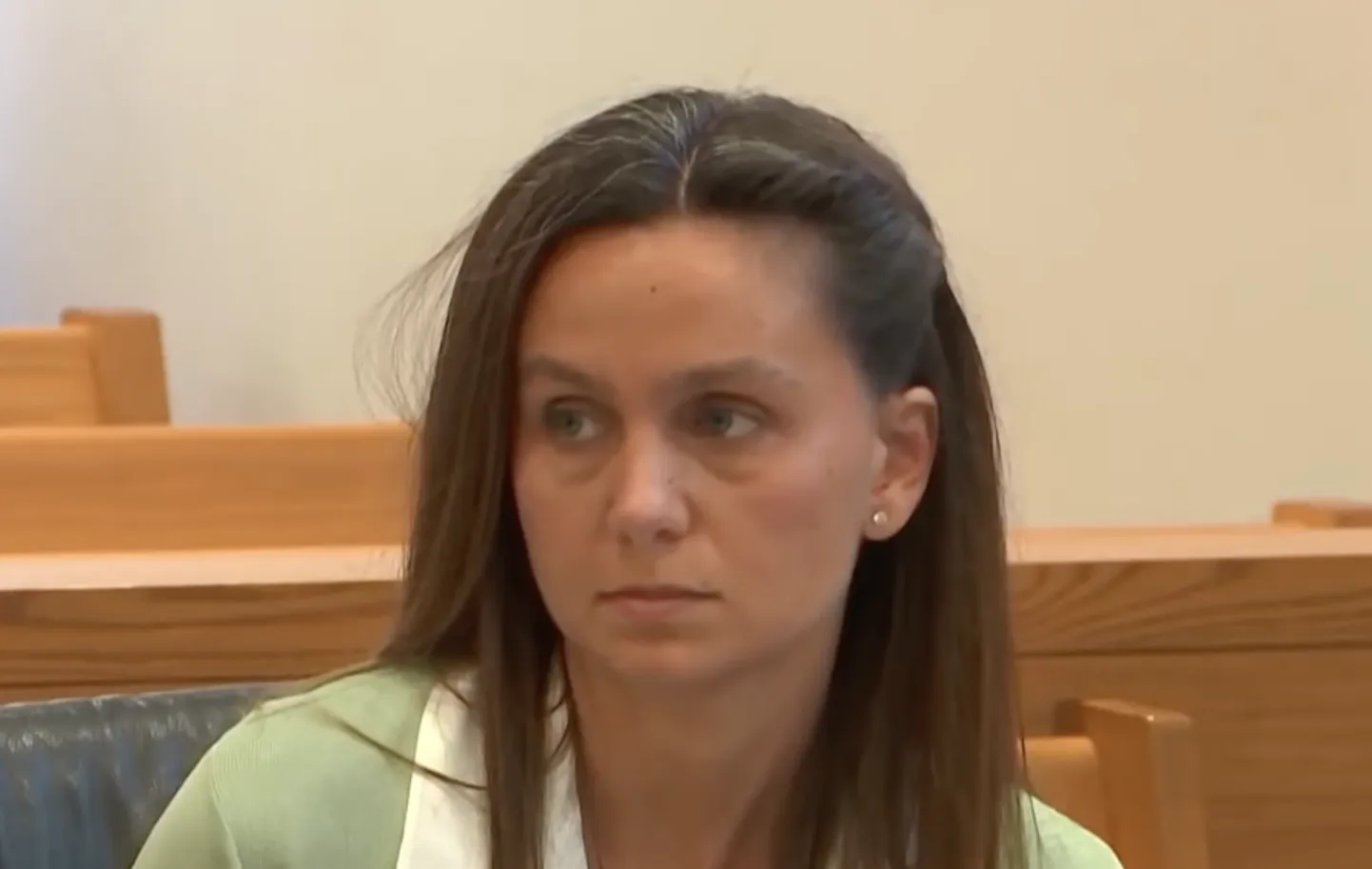 Endist baleriini süüdistatakse oma mehe mõrvas.