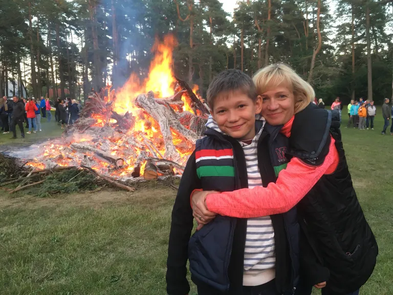 Margit Parmas koos poja Märtiniga (11) tänavu suvel.