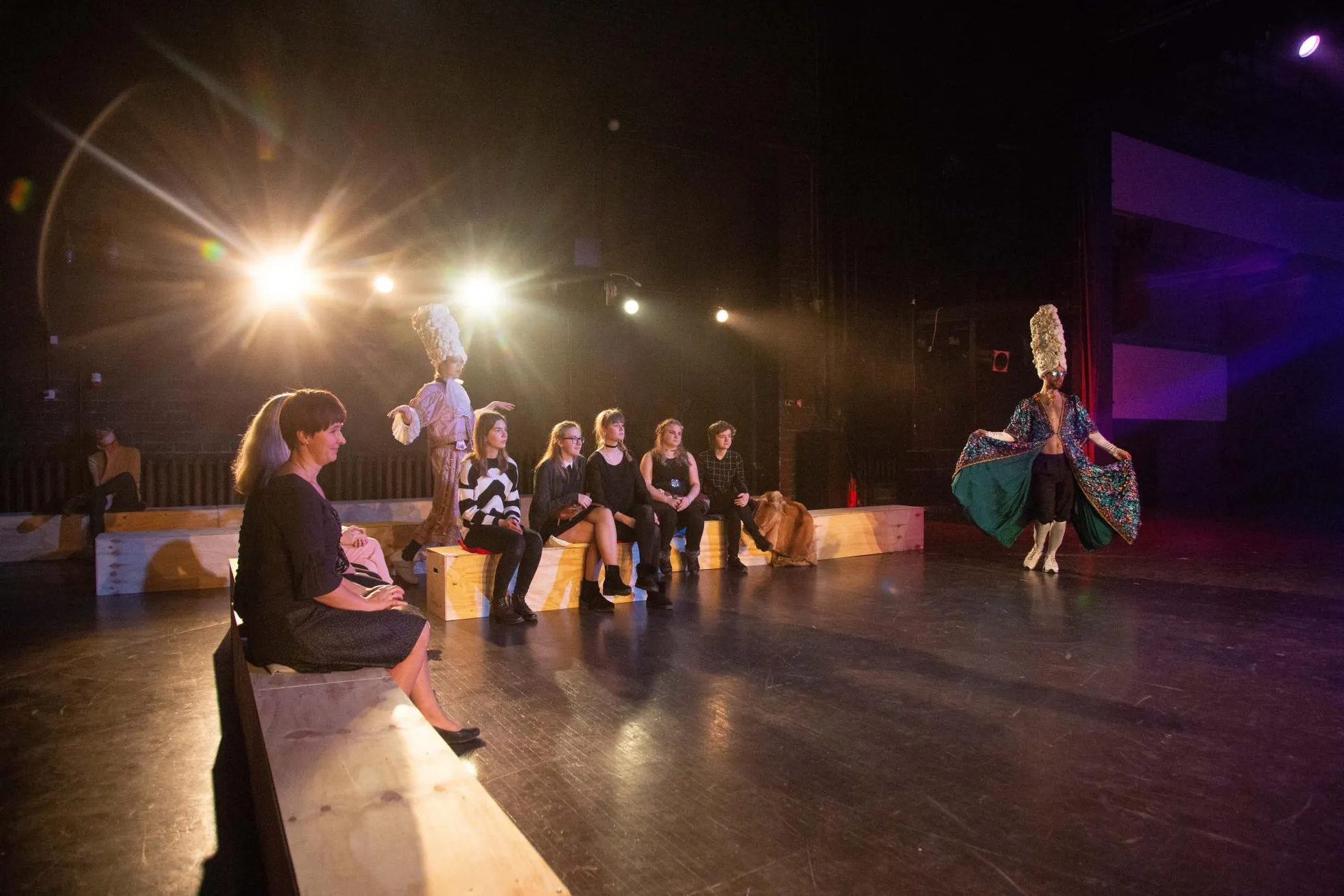 Paide teatri «Kaitseala» kaotab publiku ja näitleja vahel piiri.