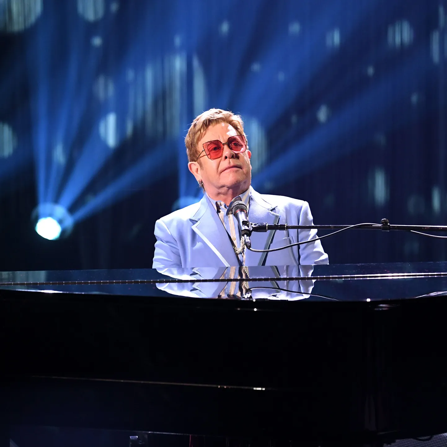 Sir Elton John avameelitses pikantsete seikadega.
