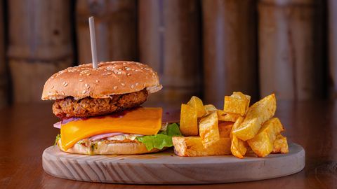 Anekdoot: üks burger ja ühed friikartulid