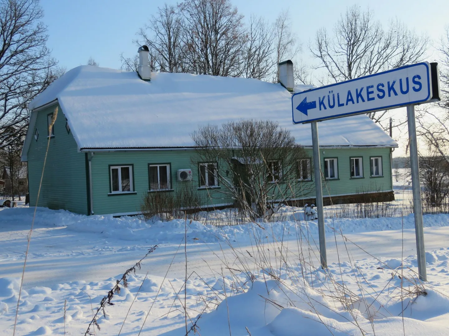 Erastvere raamatukogu-külakeskus asub Soodoma külas. Kui Soodoma lõplikult kaob, asub see Erastvere külas.
