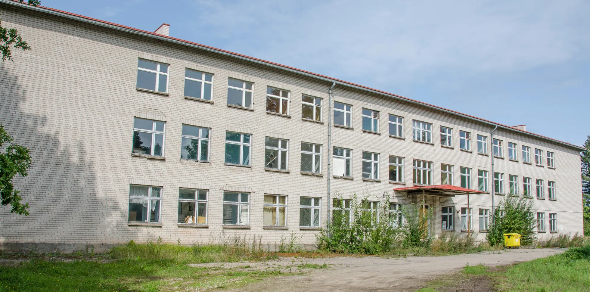 Kunagine kurikuulus Puiatu erikool on juba ligi kümme aastat kasutuseta seisnud.