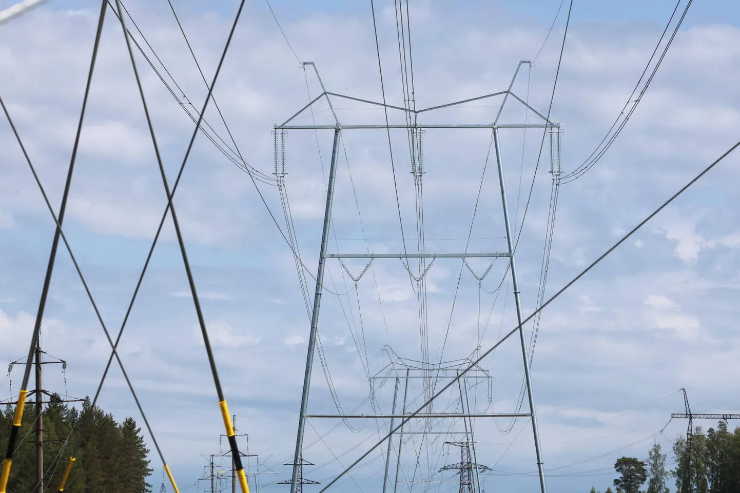 Tartu-Valmiera elektriliini rekonstrueerimine.
