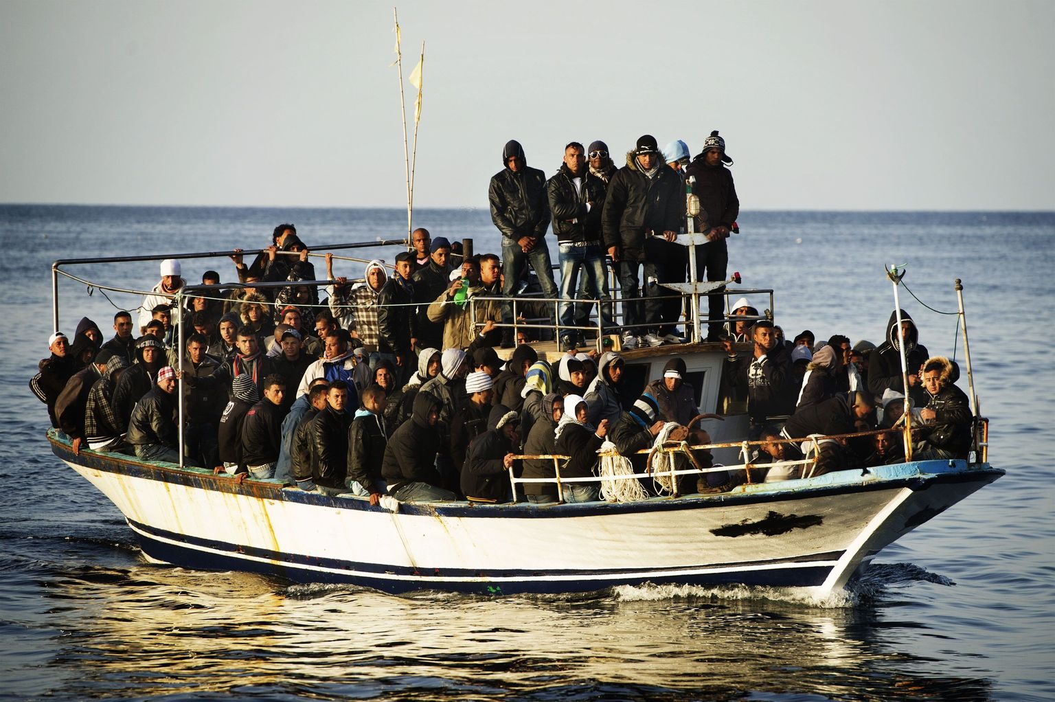 Immigrantide paat Itaaliale kuuluva Lampedusa saare juures.